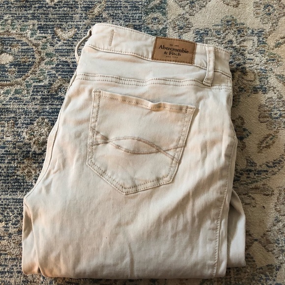 Abercrombie and Fitch Jeans - Size 4 - Picture 1 of 3